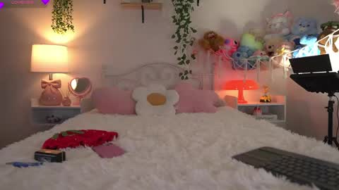 violeth___ online show from June 8, 10:05 am
