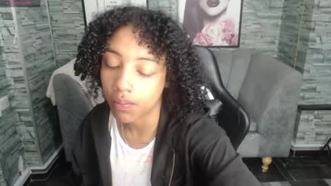 violeth_b online show from September 22, 12:47 pm