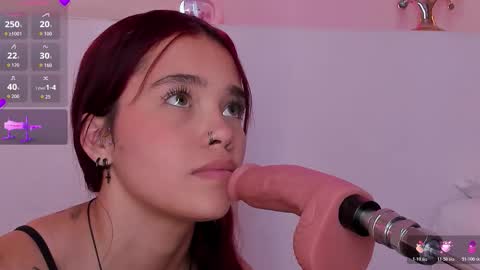 Violeth Hill online show from October 18, 8:32 pm