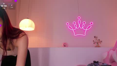 Violeth Hill online show from October 13, 8:00 pm