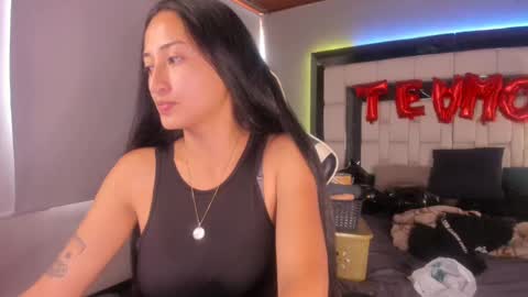 violetskinny online show from February 25, 6:33 pm