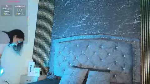 ViolettGolden online show from September 10, 5:40 am