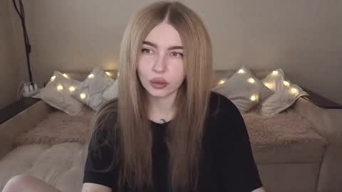 ViolettaOtis online show from October 25, 12:46 pm