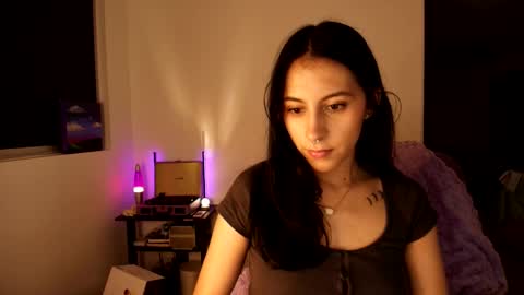 Violetta....Follow me in Twitter... online show from September 26, 4:21 am