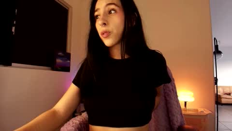 Violetta....Follow me in Twitter... online show from October 19, 10:50 am