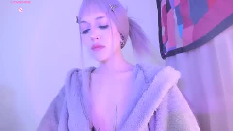 Violett online show from February 8, 5:40 am