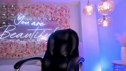 Violett Castel online show from September 22, 8:18 pm