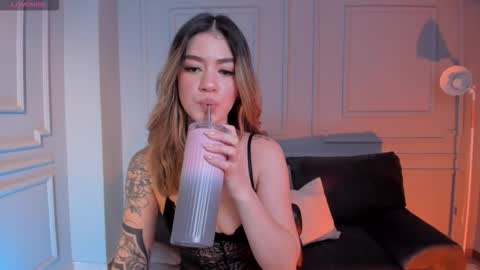 Violett  online show from October 28, 7:08 pm