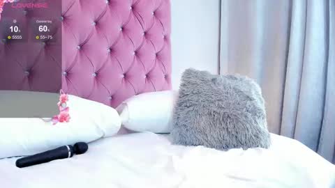 VioletthaRous online show from October 2, 12:37 am