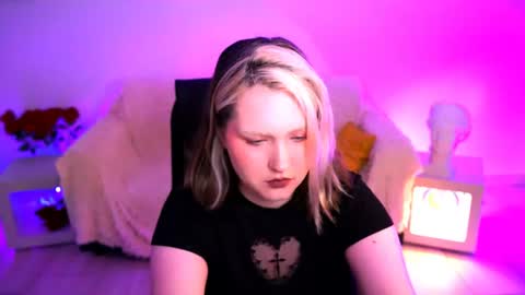 Violett online show from July 9, 8:17 am