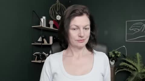 Vivian online show from March 19, 6:51 am