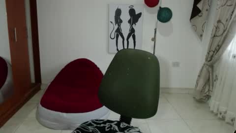 vivian_milf_paint online show from November 8, 11:37 am