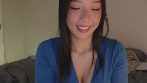 vivianwinters online show from October 30, 9:27 pm