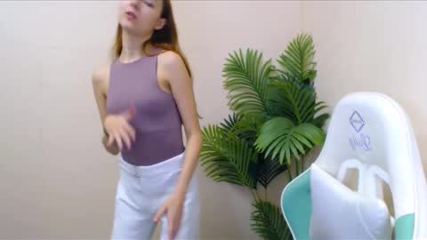 Vivien online show from December 6, 7:11 pm