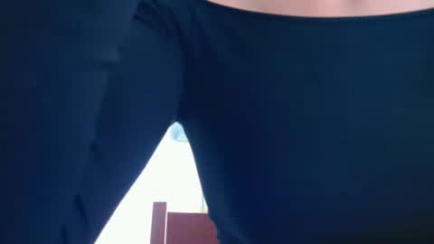 Vivienne online show from April 14, 1:22 pm