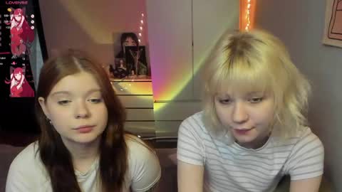 chatur babes Goldie and Scarlett online show from May 16, 12:35 am
