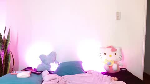 kitty SUPORT ME AND MY BABY SINGLE MOMY online show from January 28, 8:26 pm