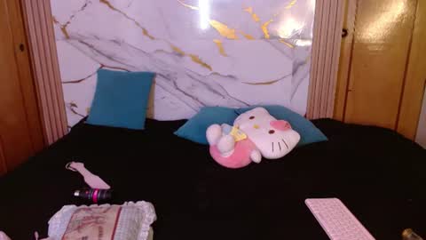 kitty SUPORT ME AND MY BABY SINGLE MOMY online show from June 22, 4:48 pm