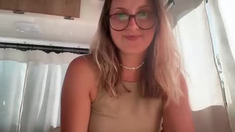 Jade online show from February 10, 8:42 pm