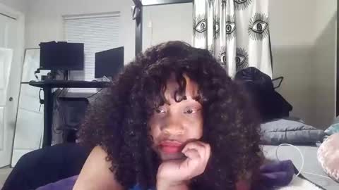 LAUREN LUSH online show from April 6, 4:46 am