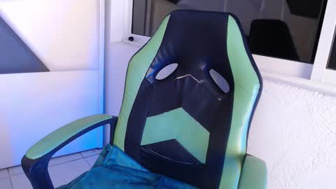 Trixie 3 online show from December 20, 5:28 pm