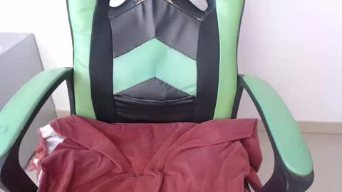 Trixie 3 online show from April 23, 2:52 pm