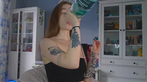  moon  online show from February 6, 10:58 am