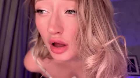 Daisy    online show from October 14, 6:10 pm