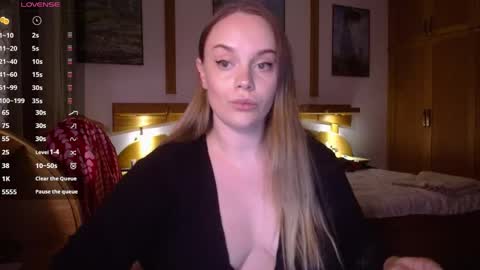 Lana online show from April 22, 7:44 pm