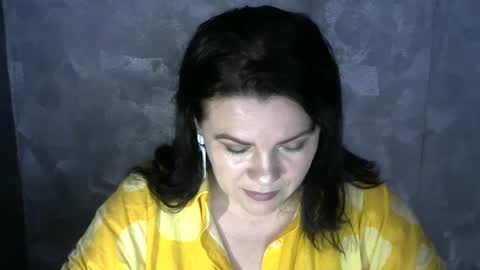 white__queen_ online show from June 24, 8:13 am