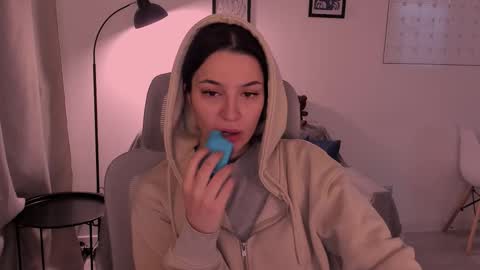 whoislulu online show from March 1, 5:01 pm