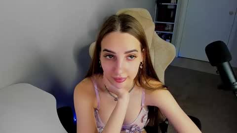 Abby  online show from September 12, 2:35 pm