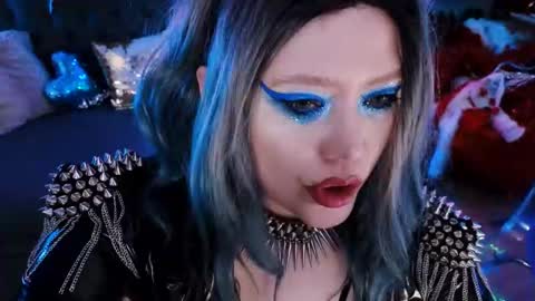 Laura  online show from December 29, 3:11 am