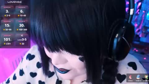 Laura  online show from February 20, 6:39 am