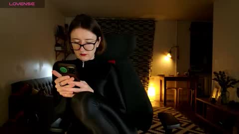 wild_peony online show from October 9, 6:12 pm