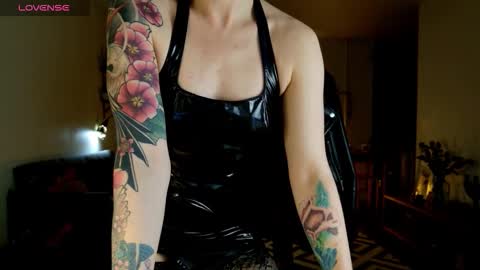 wild_peony online show from October 11, 5:26 pm