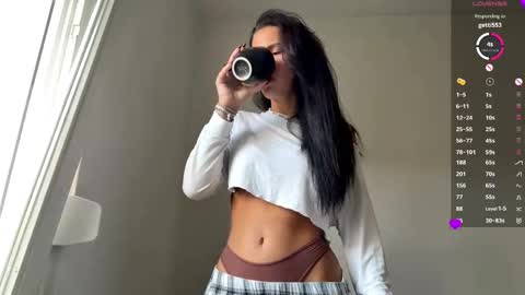 Mia online show from October 17, 7:22 am