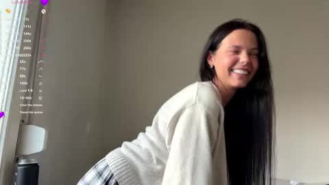 Mia online show from March 21, 5:07 pm