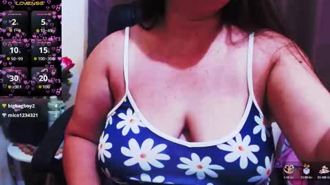 wildhotasianx online show from September 18, 7:01 pm