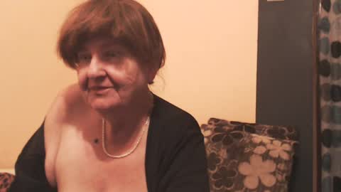 WildRedCat online show from June 18, 9:19 pm