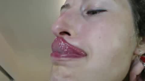 WildRose L - check my Pinned tweet if you dont see me online within 5 minutes after Ive sent email notifications online show from February 24, 2:44 am