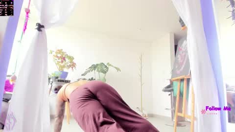     Luna Violeta  A r t i s t  online show from October 24, 3:52 pm