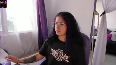     Luna Violeta  A r t i s t  online show from September 29, 9:20 pm