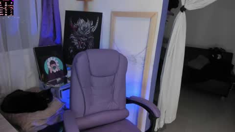     Luna Violeta  A r t i s t  online show from September 20, 1:59 am