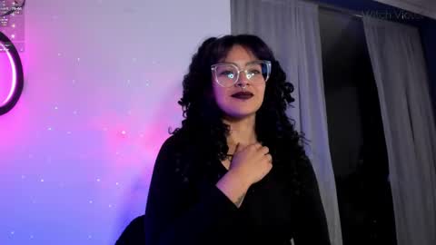     Luna Violeta  A r t i s t  online show from March 10, 11:38 pm