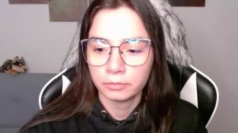 Alex online show from February 18, 3:27 am