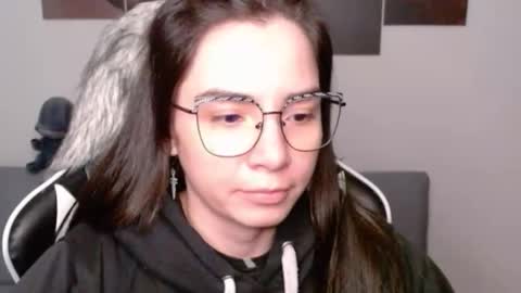 Alex online show from November 25, 4:14 am