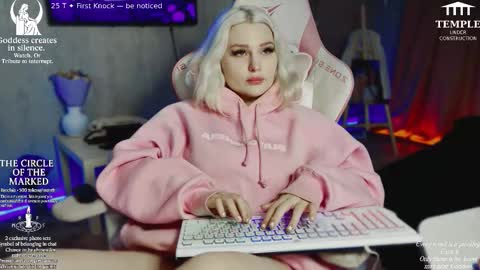 Goddess Sophy online show from October 18, 5:04 pm