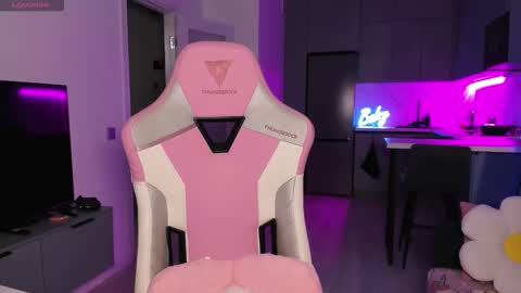 Emi online show from October 14, 2:03 am