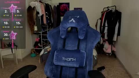 Neo and Abby online show from April 24, 10:51 am